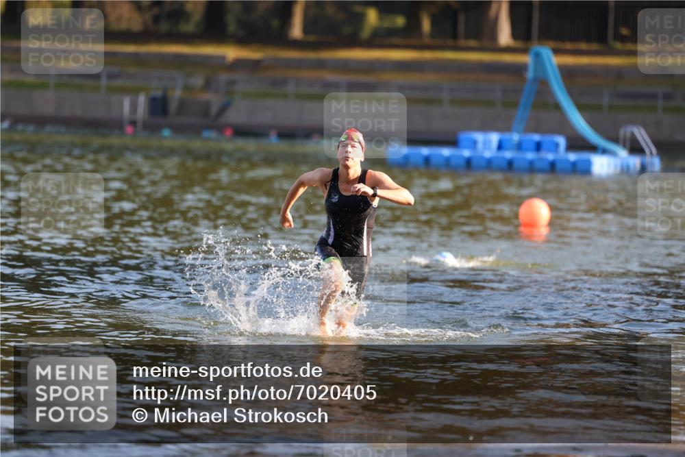 08.09.2024 - Stadtparktriathlon Michael Strokosch http://msf.ph/oto/7020405 08.09.2024 09:05:22 Schwimmen 133 meine-sportfotos.de