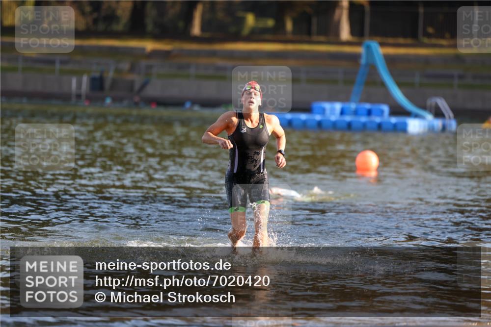 08.09.2024 - Stadtparktriathlon Michael Strokosch http://msf.ph/oto/7020420 08.09.2024 09:05:23 Schwimmen 133 meine-sportfotos.de