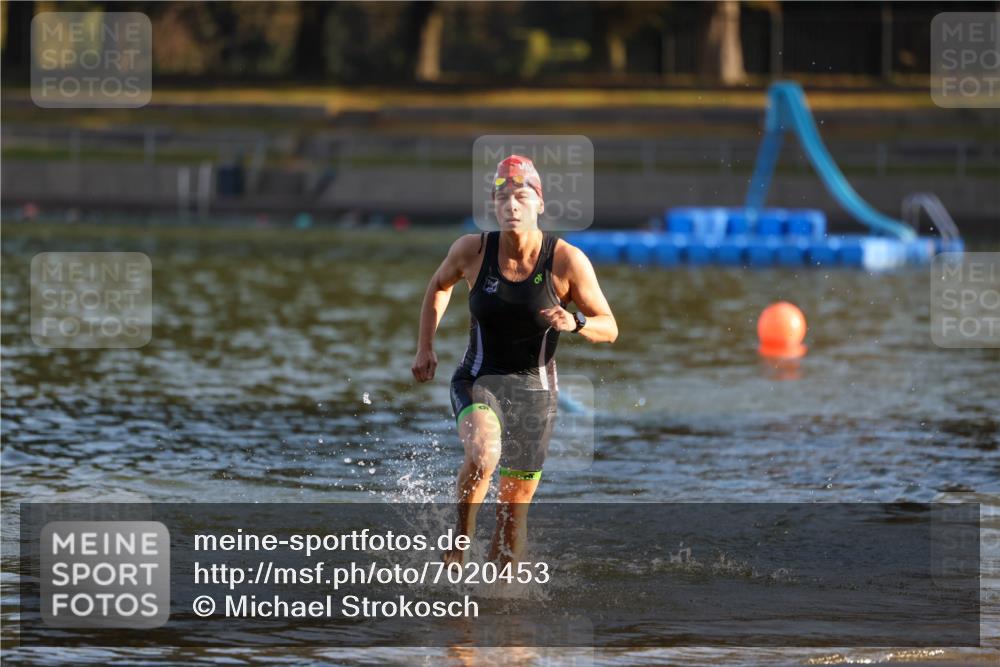 08.09.2024 - Stadtparktriathlon Michael Strokosch http://msf.ph/oto/7020453 08.09.2024 09:05:25 Schwimmen 133, 159 meine-sportfotos.de