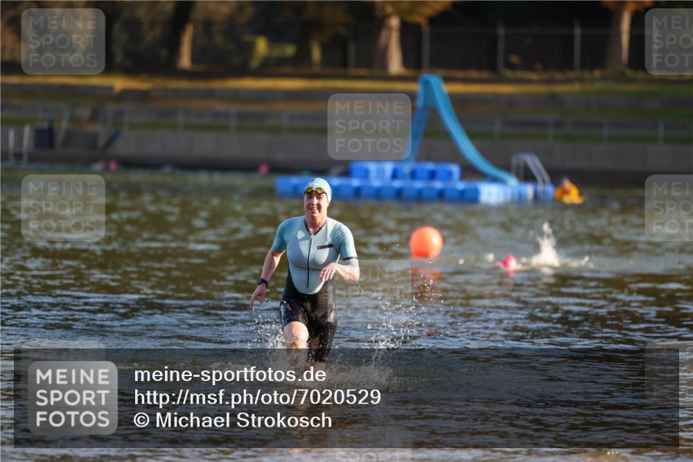08.09.2024 - Stadtparktriathlon Michael Strokosch http://msf.ph/oto/7020529 08.09.2024 09:05:34 Schwimmen 159 meine-sportfotos.de