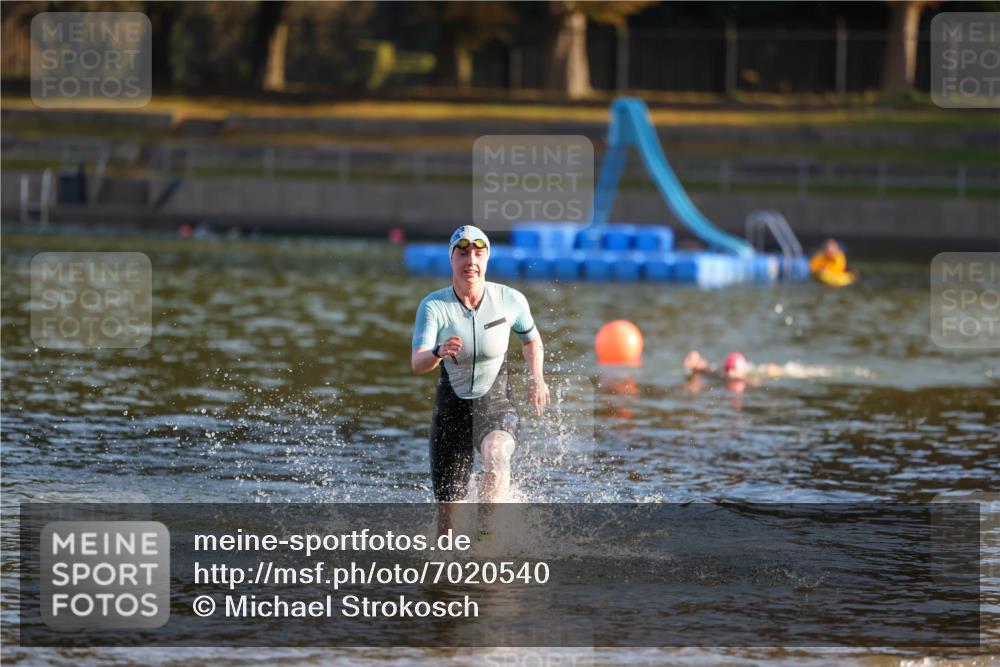 08.09.2024 - Stadtparktriathlon Michael Strokosch http://msf.ph/oto/7020540 08.09.2024 09:05:35 Schwimmen 159 meine-sportfotos.de