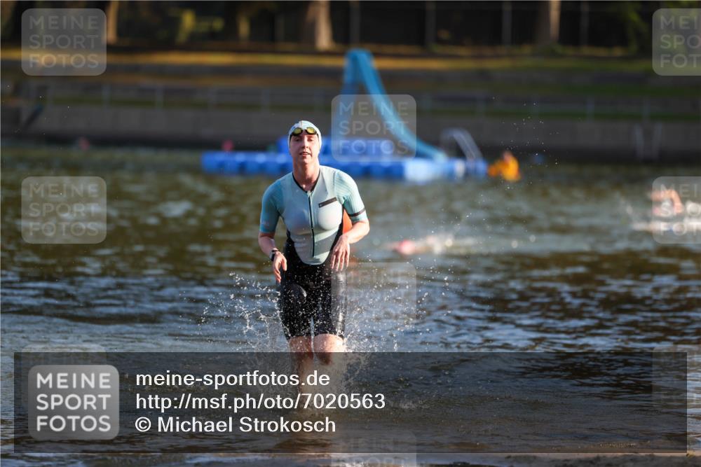 08.09.2024 - Stadtparktriathlon Michael Strokosch http://msf.ph/oto/7020563 08.09.2024 09:05:36 Schwimmen 159 meine-sportfotos.de