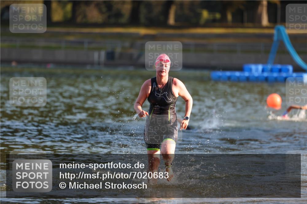 08.09.2024 - Stadtparktriathlon Michael Strokosch http://msf.ph/oto/7020683 08.09.2024 09:05:58 Schwimmen 154, 167 meine-sportfotos.de