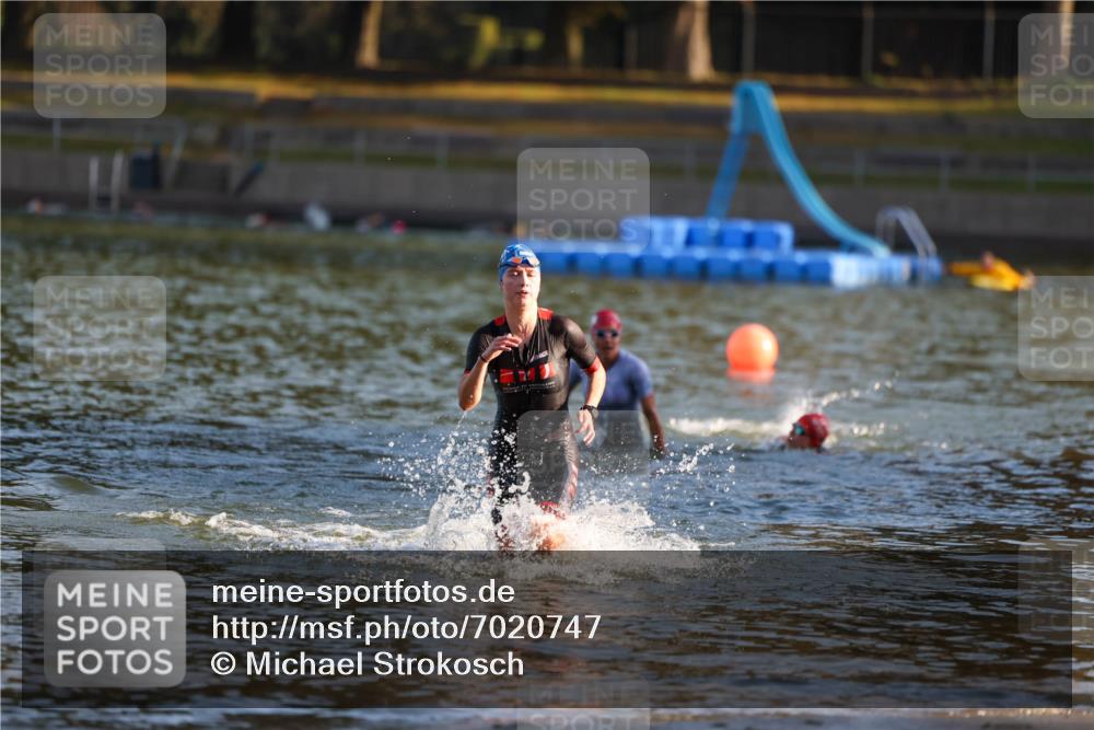 08.09.2024 - Stadtparktriathlon Michael Strokosch http://msf.ph/oto/7020747 08.09.2024 09:06:05 Schwimmen 153, 154 meine-sportfotos.de