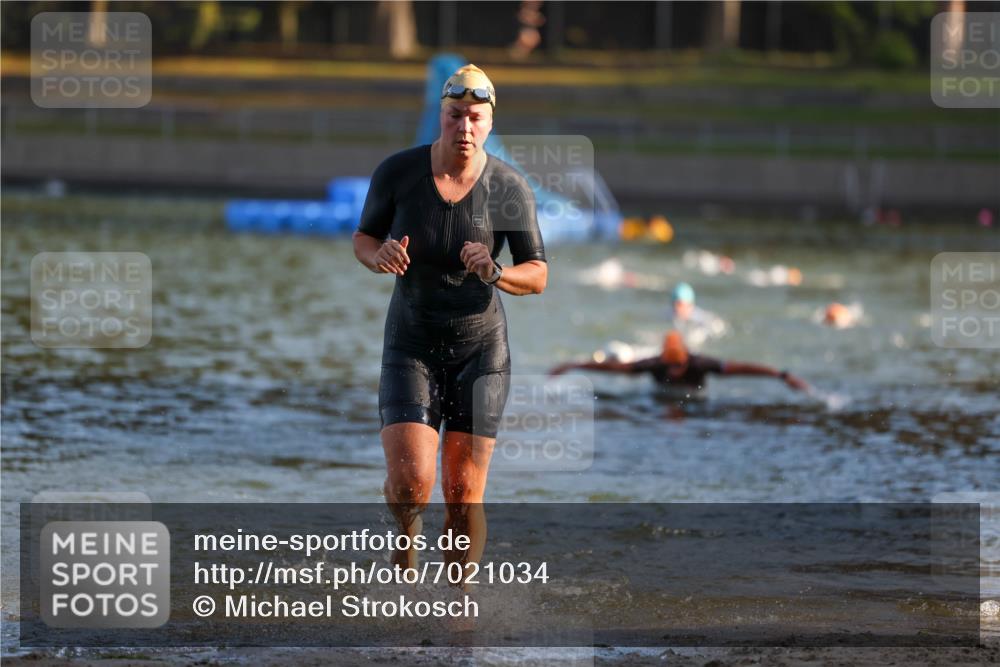 08.09.2024 - Stadtparktriathlon Michael Strokosch http://msf.ph/oto/7021034 08.09.2024 09:06:36 Schwimmen 174 meine-sportfotos.de
