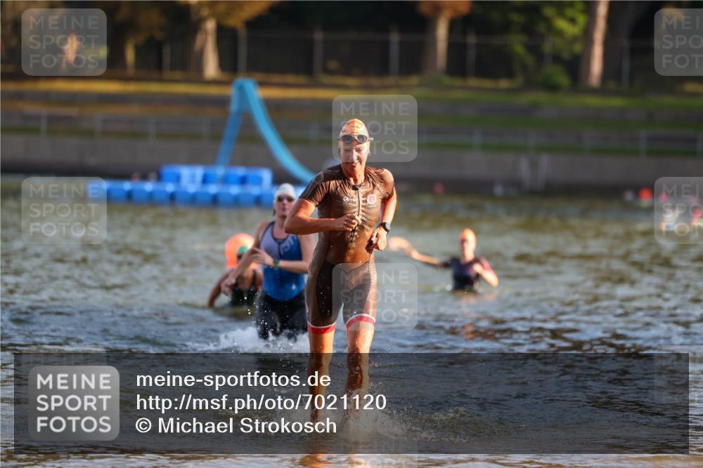 08.09.2024 - Stadtparktriathlon Michael Strokosch http://msf.ph/oto/7021120 08.09.2024 09:06:47 Schwimmen 138, 150, 163 meine-sportfotos.de
