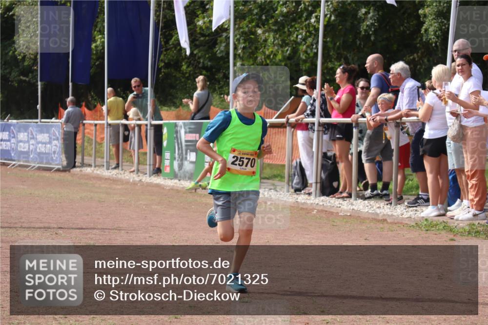 08.09.2024 - Airport Race Strokosch-Dieckow http://msf.ph/oto/7021325 08.09.2024 12:01:55 Ziel 2570, 2648, 2684 meine-sportfotos.de