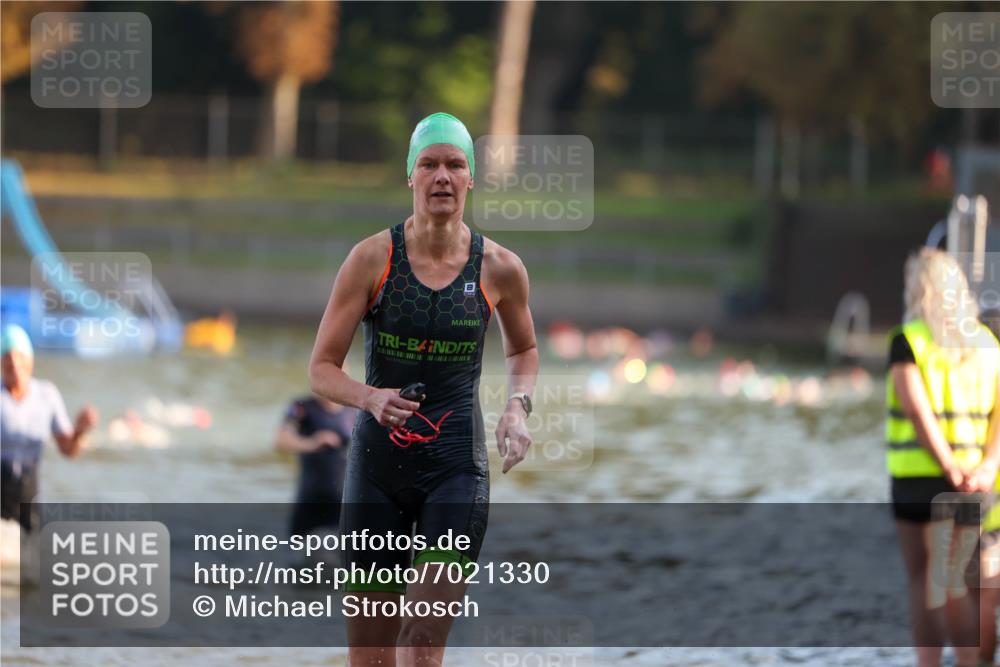 08.09.2024 - Stadtparktriathlon Michael Strokosch http://msf.ph/oto/7021330 08.09.2024 09:06:58 Schwimmen 140, 150, 151, 163 meine-sportfotos.de