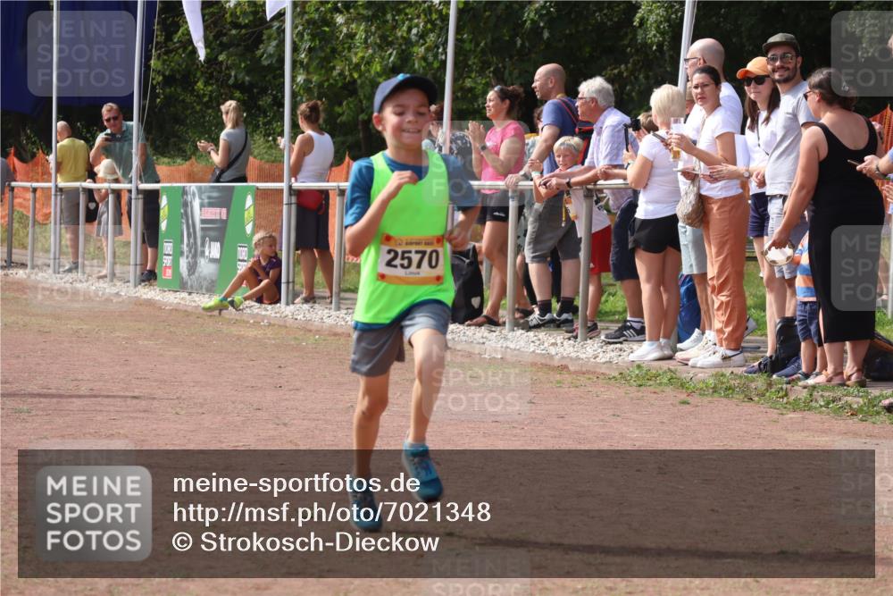 08.09.2024 - Airport Race Strokosch-Dieckow http://msf.ph/oto/7021348 08.09.2024 12:01:56 Ziel 2570, 2648, 2684 meine-sportfotos.de