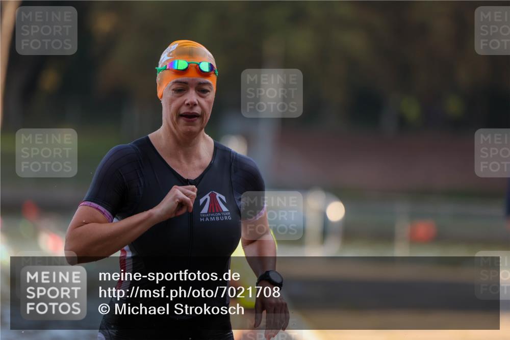 08.09.2024 - Stadtparktriathlon Michael Strokosch http://msf.ph/oto/7021708 08.09.2024 09:07:27 Schwimmen 144, 173 meine-sportfotos.de