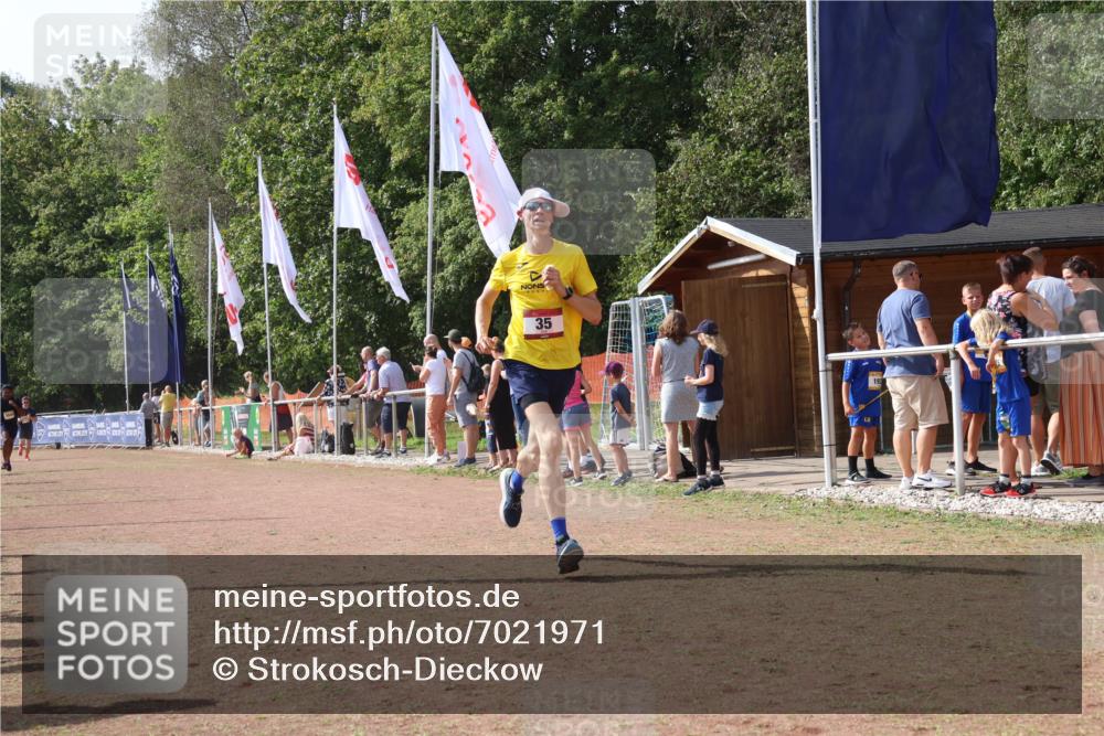 08.09.2024 - Airport Race Strokosch-Dieckow http://msf.ph/oto/7021971 08.09.2024 12:10:02 Ziel 35, 2549, 2722, 3049 meine-sportfotos.de