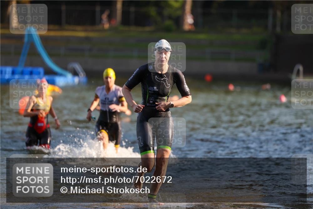 08.09.2024 - Stadtparktriathlon Michael Strokosch http://msf.ph/oto/7022672 08.09.2024 09:09:15 Schwimmen 146, 160, 166 meine-sportfotos.de