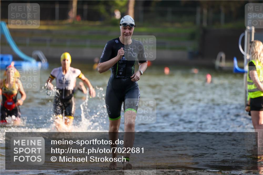 08.09.2024 - Stadtparktriathlon Michael Strokosch http://msf.ph/oto/7022681 08.09.2024 09:09:16 Schwimmen 146, 160, 166 meine-sportfotos.de