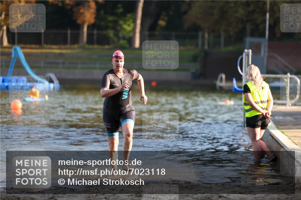 08.09.2024 - Stadtparktriathlon Michael Strokosch http://msf.ph/oto/7023118 08.09.2024 09:10:09 Schwimmen 179 meine-sportfotos.de