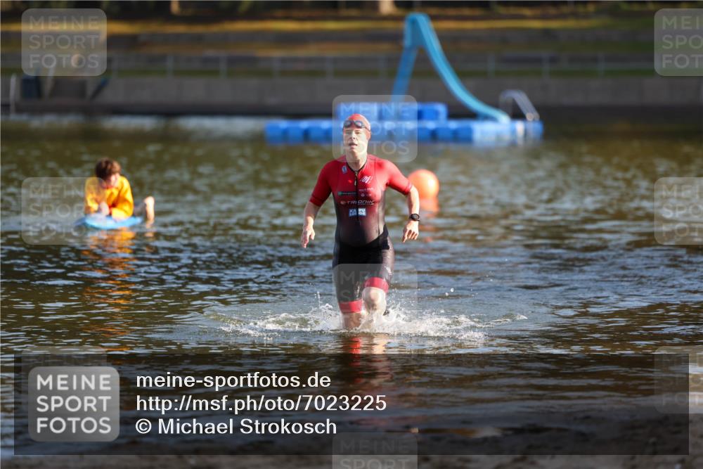 08.09.2024 - Stadtparktriathlon Michael Strokosch http://msf.ph/oto/7023225 08.09.2024 09:10:39 Schwimmen 148 meine-sportfotos.de