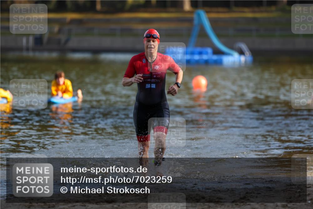 08.09.2024 - Stadtparktriathlon Michael Strokosch http://msf.ph/oto/7023259 08.09.2024 09:10:42 Schwimmen 148 meine-sportfotos.de
