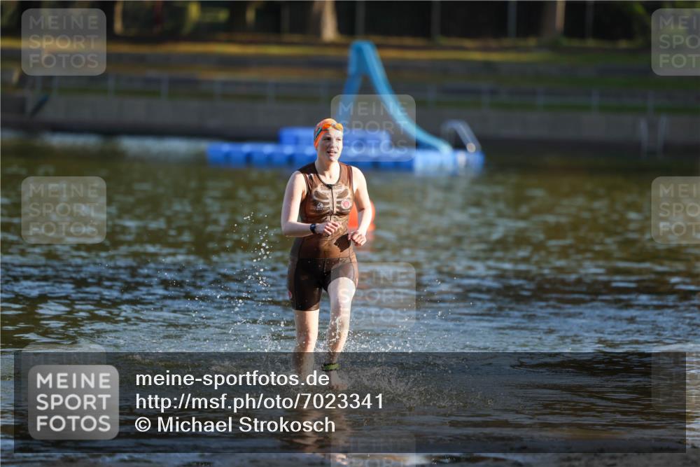 08.09.2024 - Stadtparktriathlon Michael Strokosch http://msf.ph/oto/7023341 08.09.2024 09:10:57 Schwimmen 141 meine-sportfotos.de