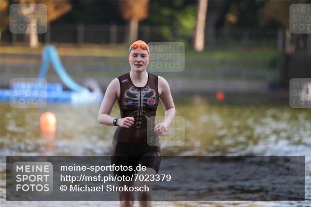 08.09.2024 - Stadtparktriathlon Michael Strokosch http://msf.ph/oto/7023379 08.09.2024 09:11:00 Schwimmen 141 meine-sportfotos.de
