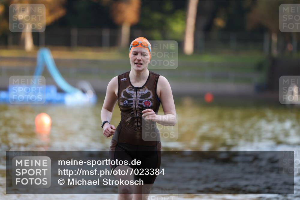 08.09.2024 - Stadtparktriathlon Michael Strokosch http://msf.ph/oto/7023384 08.09.2024 09:11:01 Schwimmen 141 meine-sportfotos.de