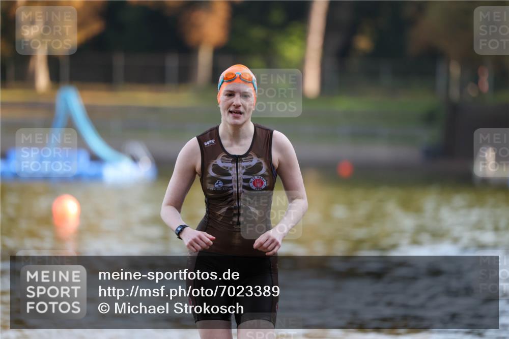 08.09.2024 - Stadtparktriathlon Michael Strokosch http://msf.ph/oto/7023389 08.09.2024 09:11:01 Schwimmen 141 meine-sportfotos.de