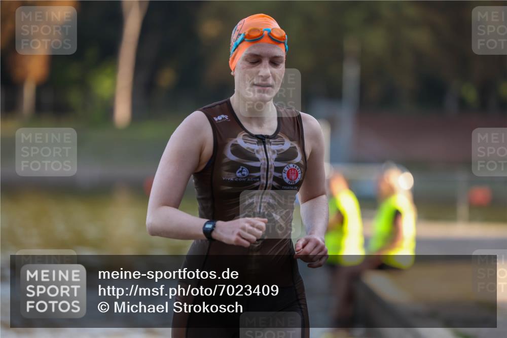 08.09.2024 - Stadtparktriathlon Michael Strokosch http://msf.ph/oto/7023409 08.09.2024 09:11:02 Schwimmen 141 meine-sportfotos.de