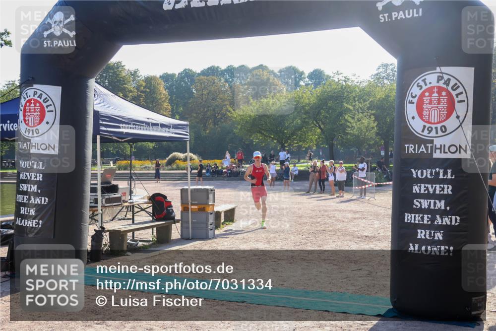 08.09.2024 - Stadtparktriathlon Luisa Fischer http://msf.ph/oto/7031334 08.09.2024 09:34:13 Ziel 13 meine-sportfotos.de