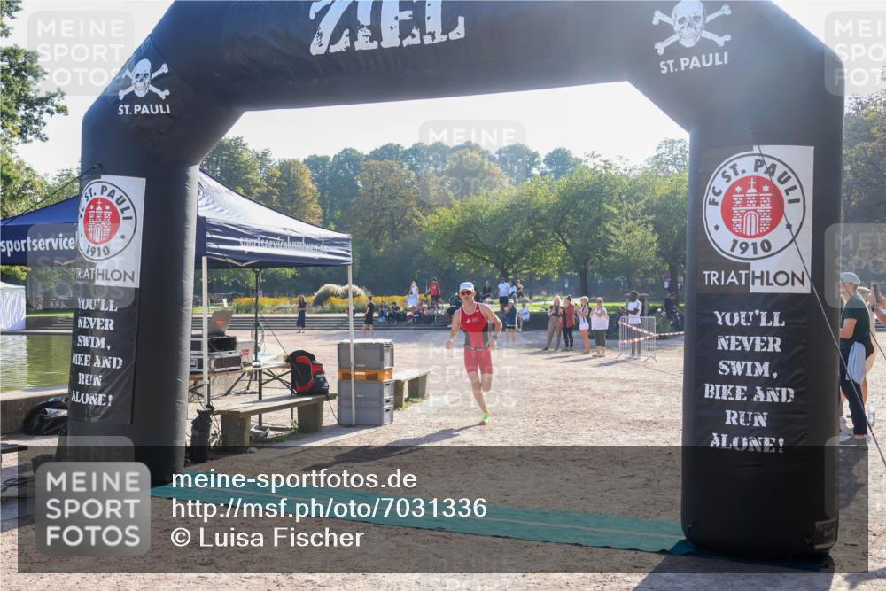 08.09.2024 - Stadtparktriathlon Luisa Fischer http://msf.ph/oto/7031336 08.09.2024 09:34:14 Ziel 13 meine-sportfotos.de