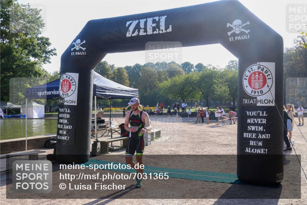 08.09.2024 - Stadtparktriathlon Luisa Fischer http://msf.ph/oto/7031365 08.09.2024 09:34:35 Ziel 69 meine-sportfotos.de