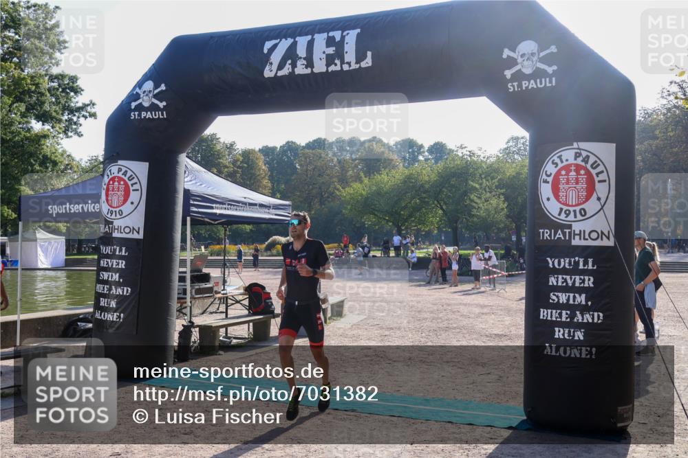 08.09.2024 - Stadtparktriathlon Luisa Fischer http://msf.ph/oto/7031382 08.09.2024 09:35:00 Ziel 11 meine-sportfotos.de