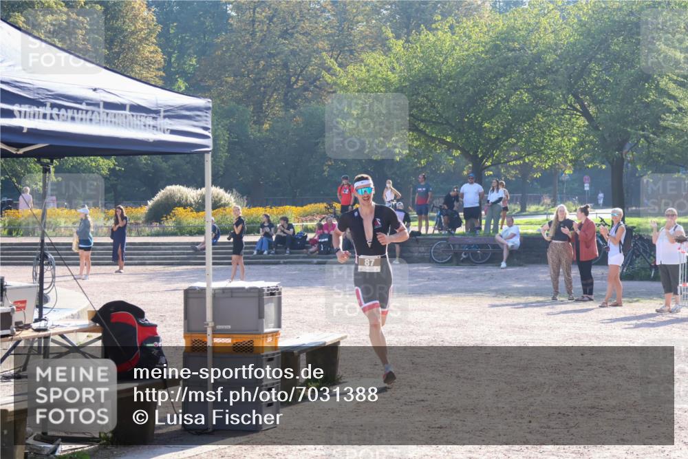 08.09.2024 - Stadtparktriathlon Luisa Fischer http://msf.ph/oto/7031388 08.09.2024 09:35:11 Ziel 87 meine-sportfotos.de