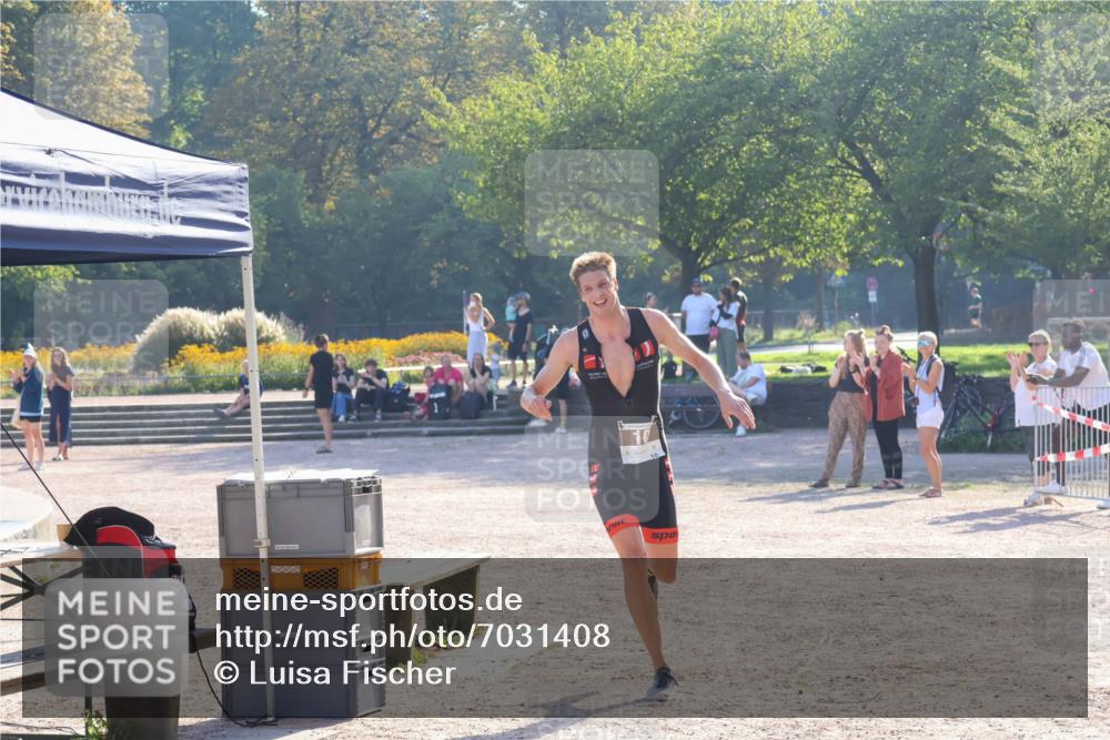08.09.2024 - Stadtparktriathlon Luisa Fischer http://msf.ph/oto/7031408 08.09.2024 09:35:52 Ziel 10 meine-sportfotos.de