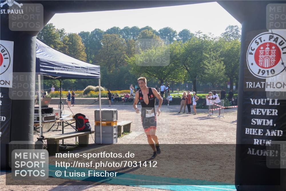 08.09.2024 - Stadtparktriathlon Luisa Fischer http://msf.ph/oto/7031412 08.09.2024 09:35:53 Ziel 10 meine-sportfotos.de