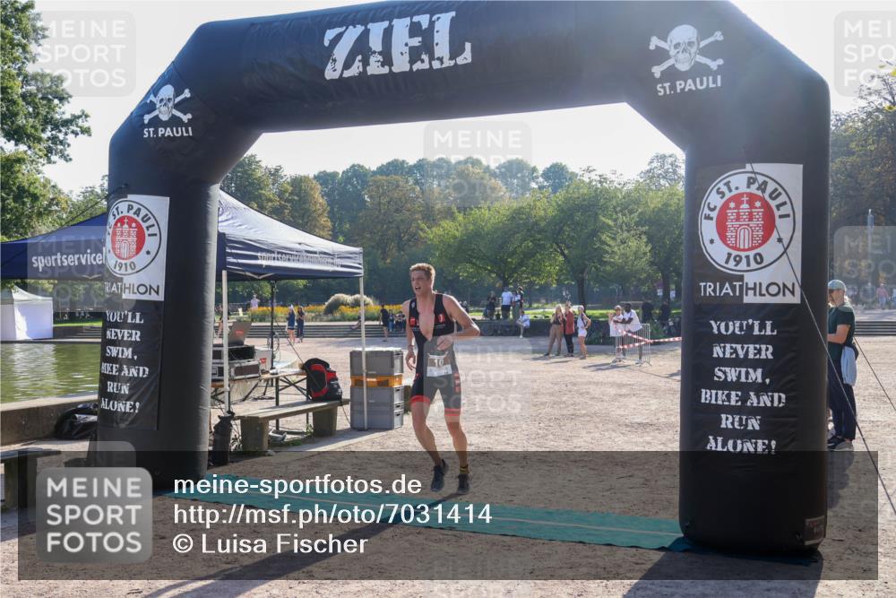 08.09.2024 - Stadtparktriathlon Luisa Fischer http://msf.ph/oto/7031414 08.09.2024 09:35:53 Ziel 10 meine-sportfotos.de
