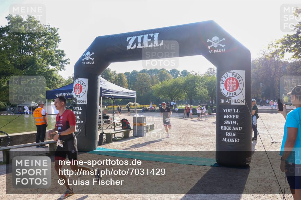 08.09.2024 - Stadtparktriathlon Luisa Fischer http://msf.ph/oto/7031429 08.09.2024 09:36:19 Ziel 7, 17, 38 meine-sportfotos.de