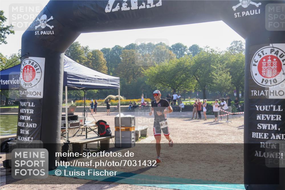 08.09.2024 - Stadtparktriathlon Luisa Fischer http://msf.ph/oto/7031432 08.09.2024 09:36:19 Ziel 7, 17, 38 meine-sportfotos.de