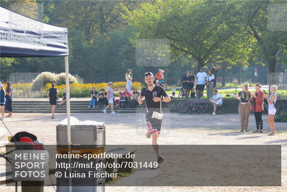 08.09.2024 - Stadtparktriathlon Luisa Fischer http://msf.ph/oto/7031449 08.09.2024 09:36:38 Ziel 86 meine-sportfotos.de