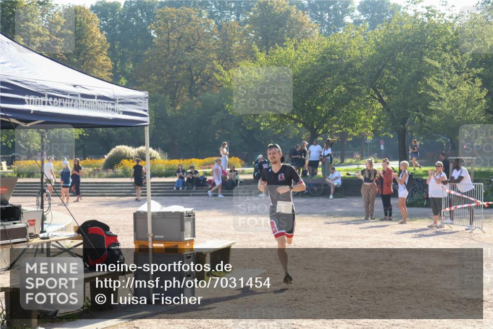 08.09.2024 - Stadtparktriathlon Luisa Fischer http://msf.ph/oto/7031454 08.09.2024 09:36:39 Ziel 86 meine-sportfotos.de