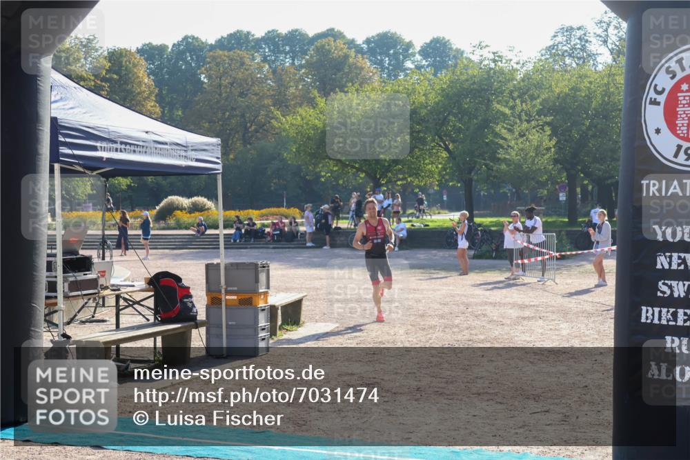 08.09.2024 - Stadtparktriathlon Luisa Fischer http://msf.ph/oto/7031474 08.09.2024 09:37:46 Ziel 33 meine-sportfotos.de