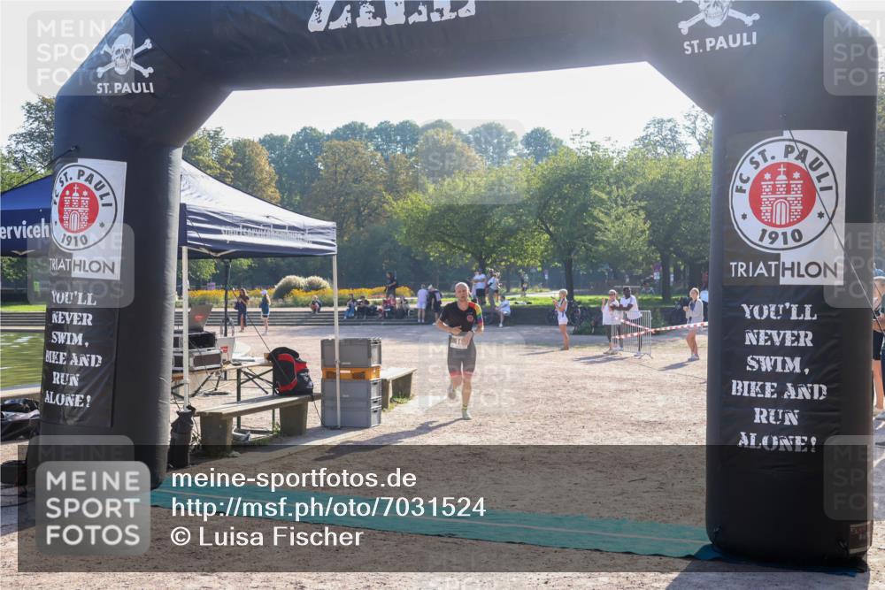 08.09.2024 - Stadtparktriathlon Luisa Fischer http://msf.ph/oto/7031524 08.09.2024 09:38:01 Ziel 19 meine-sportfotos.de