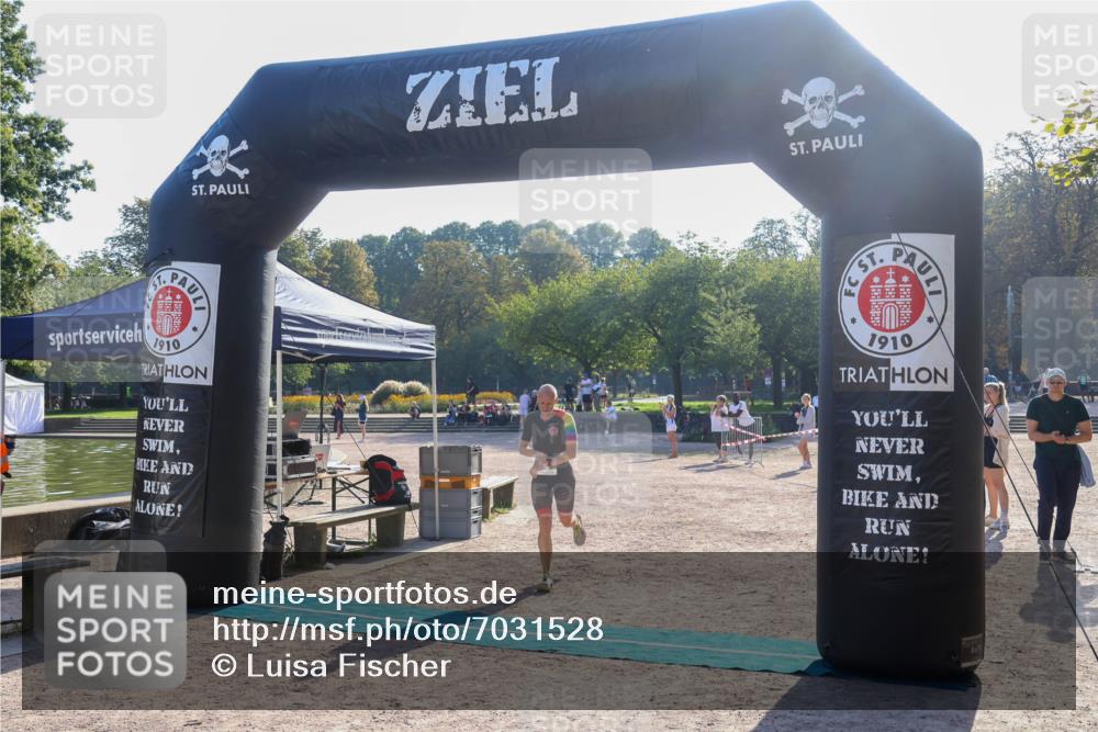 08.09.2024 - Stadtparktriathlon Luisa Fischer http://msf.ph/oto/7031528 08.09.2024 09:38:02 Ziel 19 meine-sportfotos.de