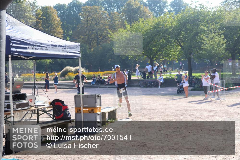 08.09.2024 - Stadtparktriathlon Luisa Fischer http://msf.ph/oto/7031541 08.09.2024 09:38:26 Ziel 49, 77 meine-sportfotos.de
