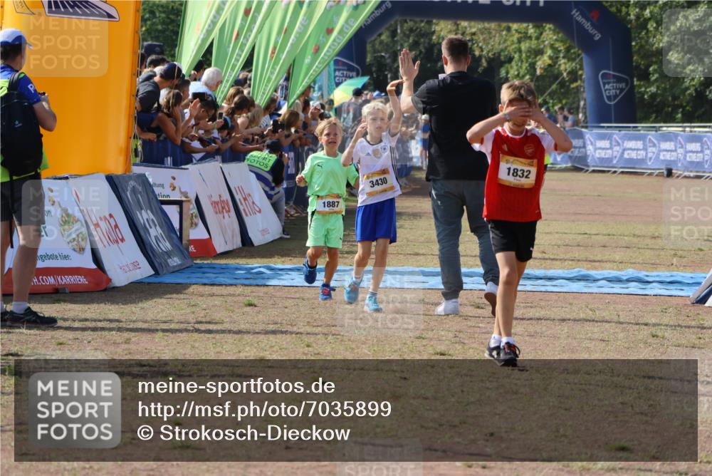 08.09.2024 - Airport Race Strokosch-Dieckow http://msf.ph/oto/7035899 08.09.2024 11:26:32 Ziel 1832, 1887, 1896, 1905, 3430 meine-sportfotos.de