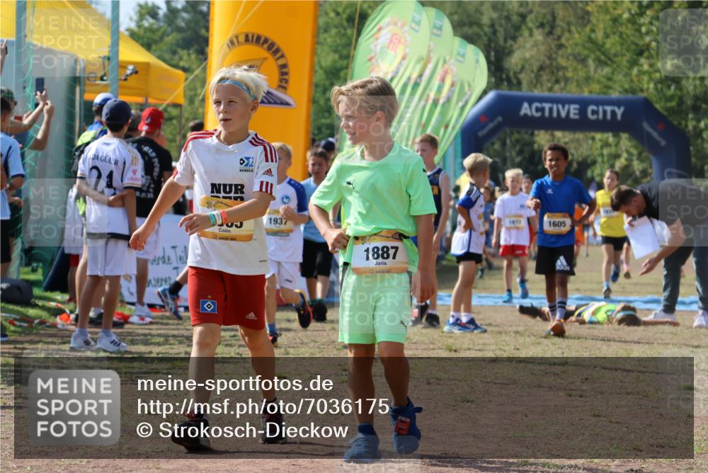 08.09.2024 - Airport Race Strokosch-Dieckow http://msf.ph/oto/7036175 08.09.2024 11:26:51 Ziel 1605, 1611, 1697, 1722, 1740, 1807, 1838, 1857, 1872, 1919, 1921, 1937, 1938, 1939, 3436 meine-sportfotos.de