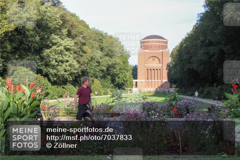 08.09.2024 - Stadtparktriathlon Zöllner http://msf.ph/oto/7037833 08.09.2024 08:37:02 Radfahren  meine-sportfotos.de
