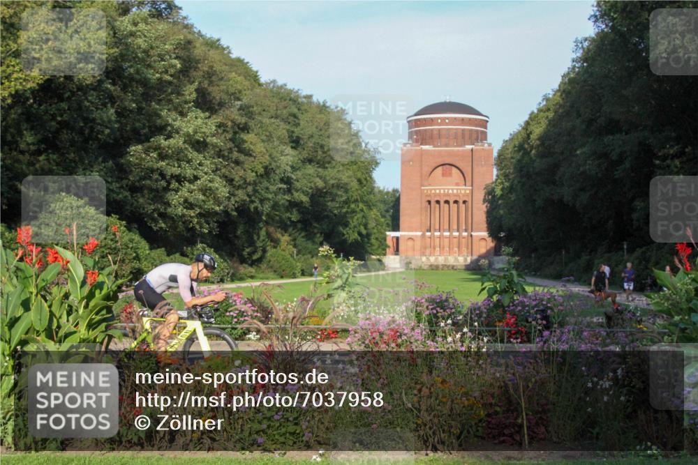 08.09.2024 - Stadtparktriathlon Zöllner http://msf.ph/oto/7037958 08.09.2024 08:52:03 Radfahren 18, 44, 66 meine-sportfotos.de