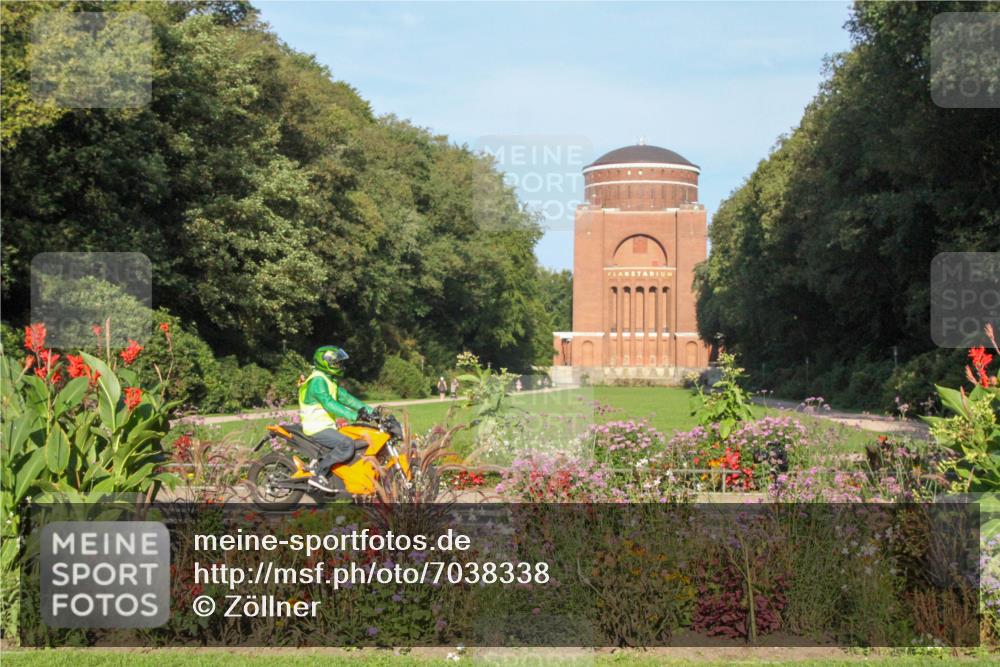 08.09.2024 - Stadtparktriathlon Zöllner http://msf.ph/oto/7038338 08.09.2024 09:03:42 Radfahren 2, 26, 80, 109 meine-sportfotos.de