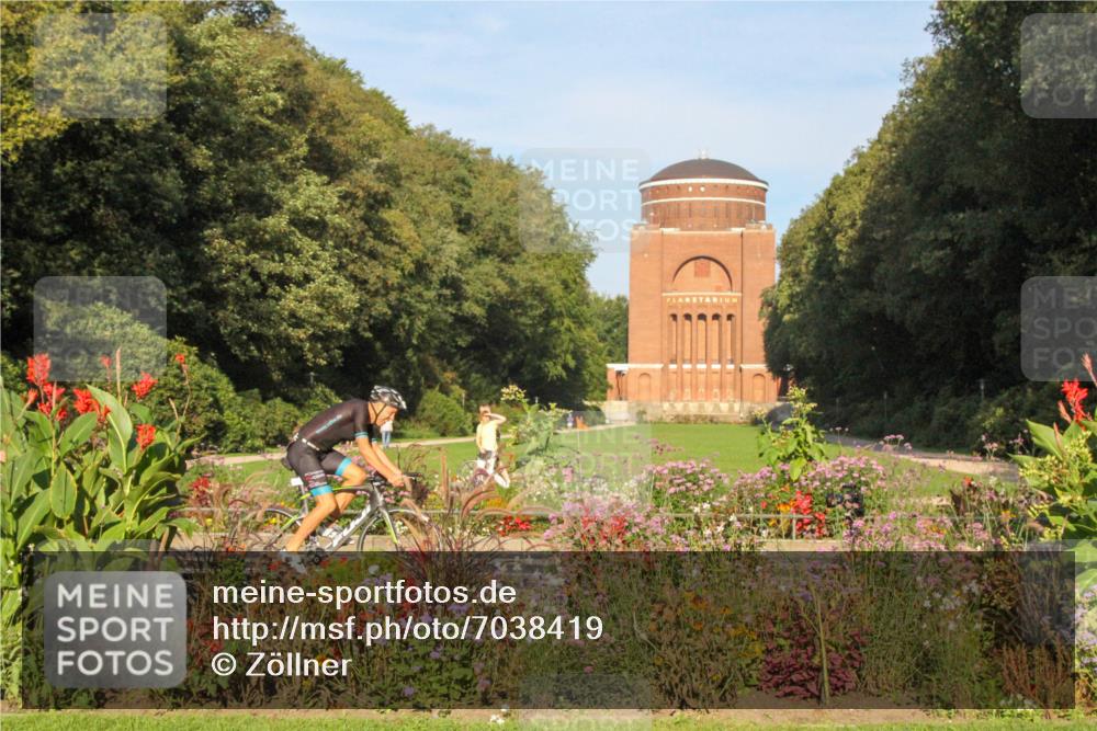 08.09.2024 - Stadtparktriathlon Zöllner http://msf.ph/oto/7038419 08.09.2024 09:04:57 Radfahren 27, 74, 85, 121 meine-sportfotos.de