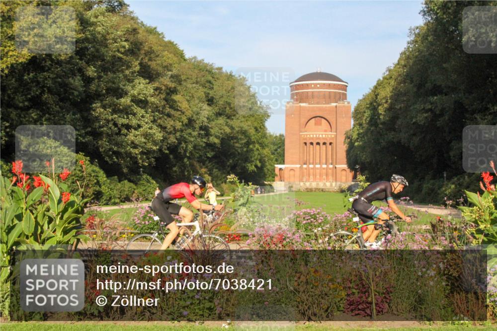 08.09.2024 - Stadtparktriathlon Zöllner http://msf.ph/oto/7038421 08.09.2024 09:04:57 Radfahren 27, 74, 85, 121 meine-sportfotos.de
