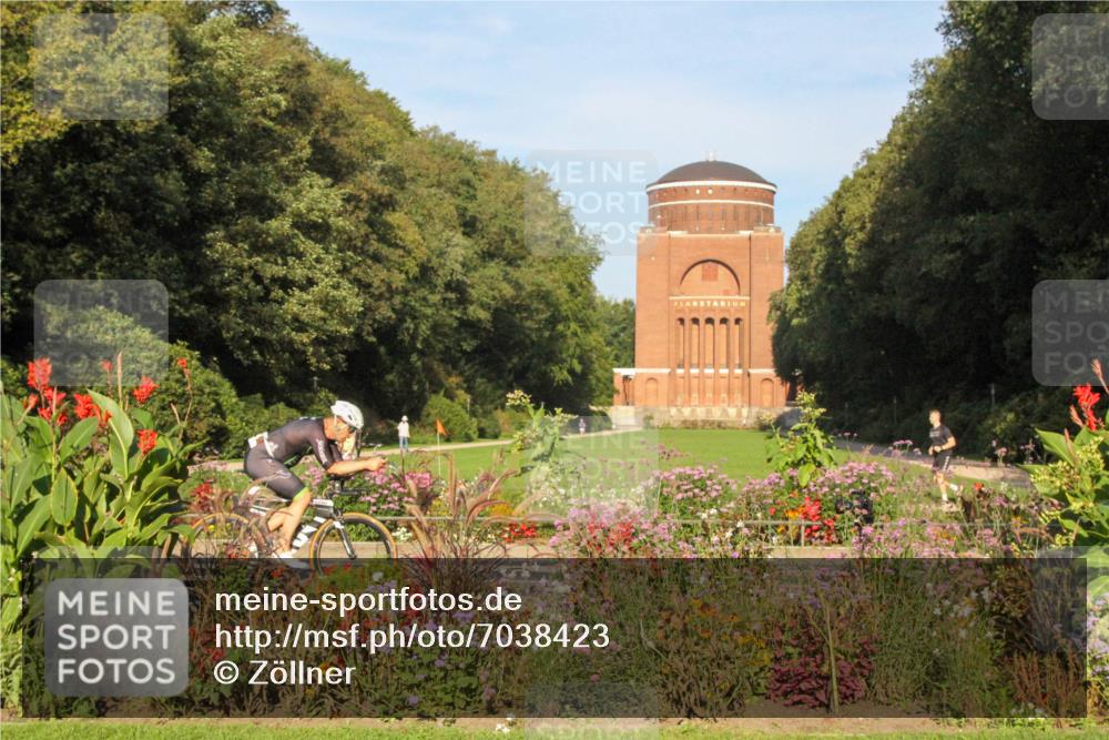 08.09.2024 - Stadtparktriathlon Zöllner http://msf.ph/oto/7038423 08.09.2024 09:04:59 Radfahren 27, 74, 121, 124 meine-sportfotos.de