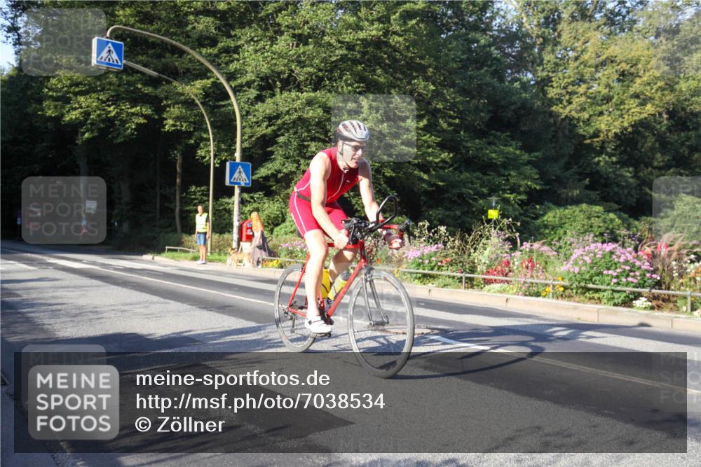 08.09.2024 - Stadtparktriathlon Zöllner http://msf.ph/oto/7038534 08.09.2024 08:55:54 Radfahren 2 meine-sportfotos.de